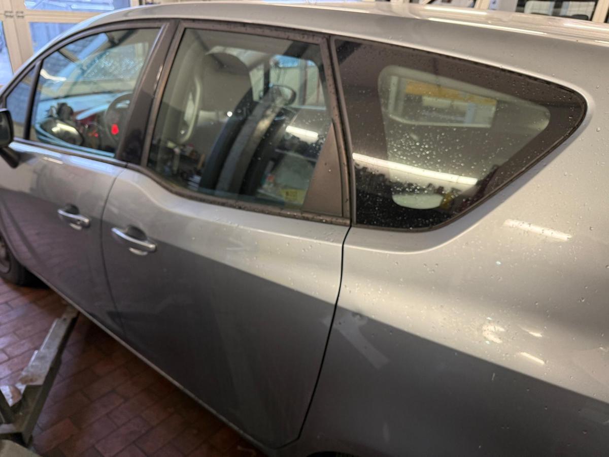 Opel Meriva B BJ10 original T&uuml;r hinten links Z179 Silbersee Metallic Rohbau